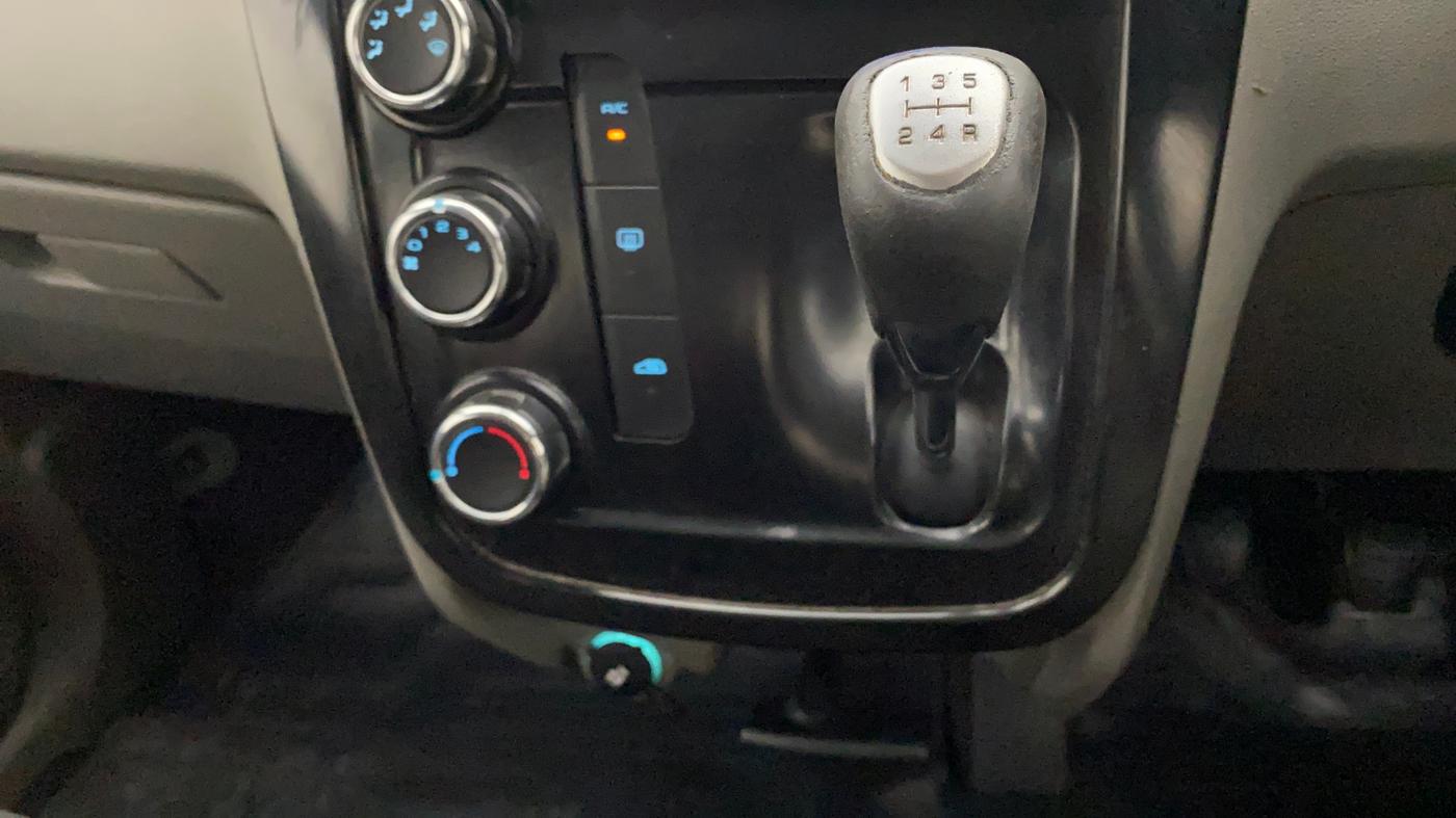 2016 Mahindra Kuv100 K8 D 6 STR, Diesel, Manual, 75,661 km, Gear Lever