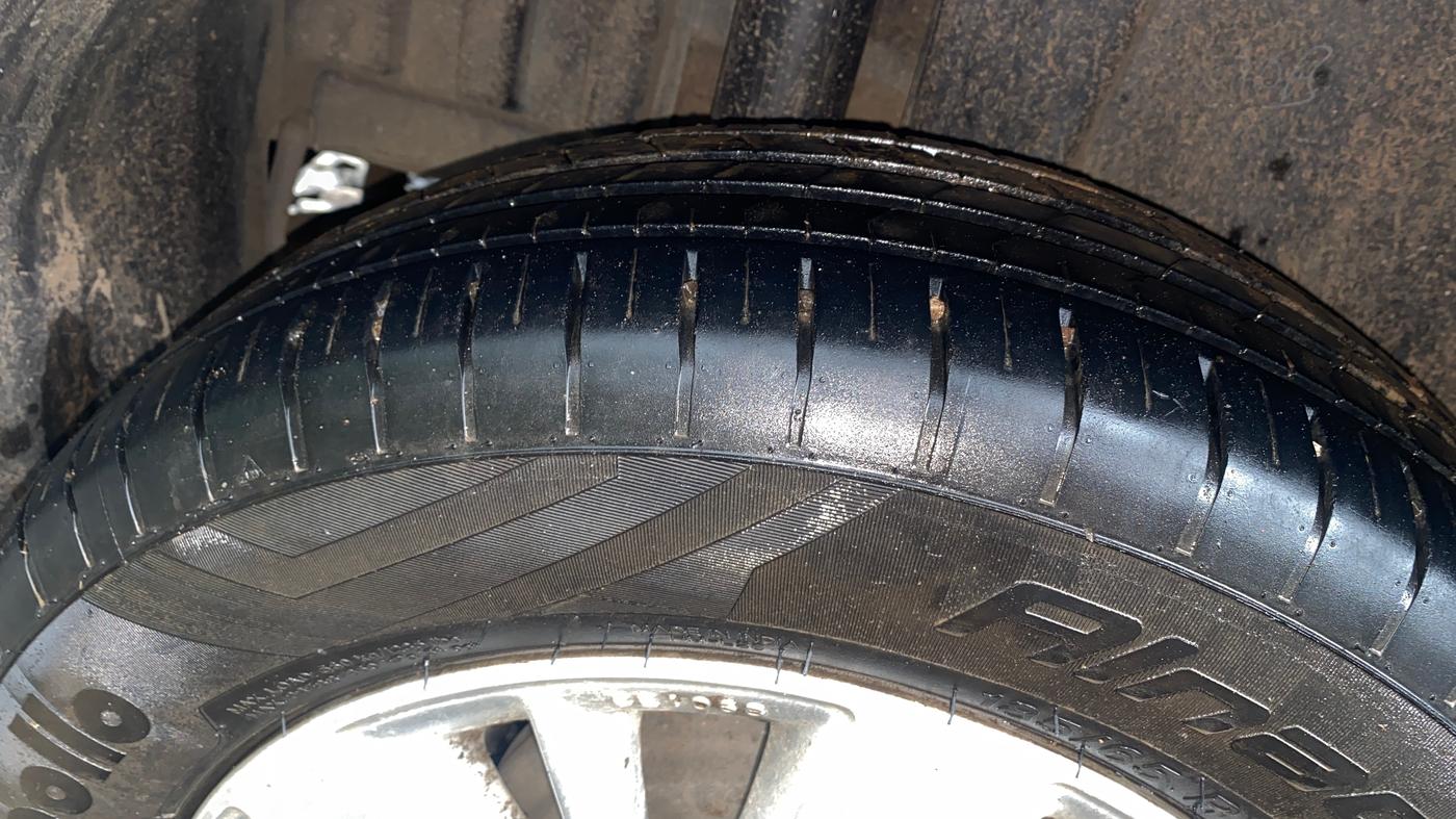 2014 Maruti Swift ZXI, Petrol, Manual, 75,340 km, Right Rear Tyre Tread