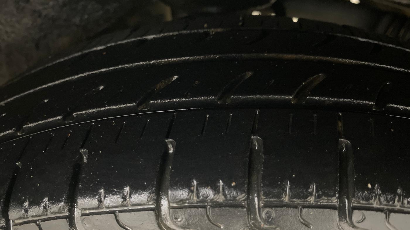 2013 Maruti A Star VXI (ABS) AT, Petrol, Automatic, 79,346 km, Left Rear Tyre Tread
