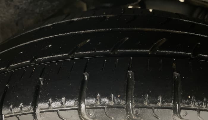 2013 Maruti A Star VXI (ABS) AT, Petrol, Automatic, 79,346 km, Left Rear Tyre Tread