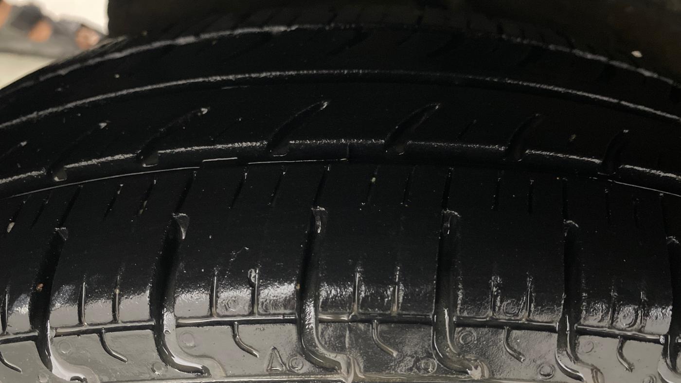 2013 Maruti A Star VXI (ABS) AT, Petrol, Automatic, 79,346 km, Right Rear Tyre Tread