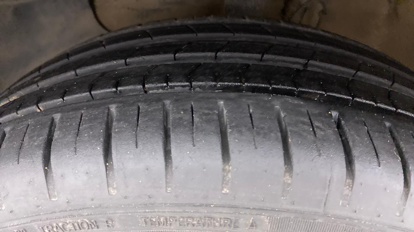 2016 Hyundai Elite i20 ASTA 1.2, Petrol, Manual, 85,748 km, Left Front Tyre Tread