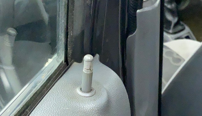 2014 Maruti Alto 800 LXI CNG, CNG, Manual, 89,724 km, Lock system - Door lock knob has minor damage