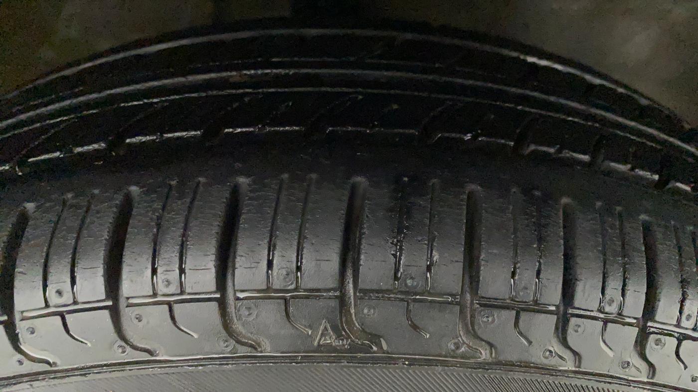 2014 Maruti Alto 800 LXI CNG, CNG, Manual, 89,724 km, Right Front Tyre Tread