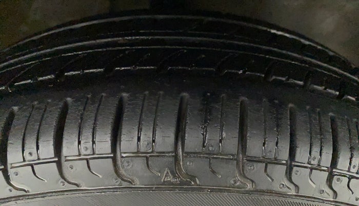 2014 Maruti Alto 800 LXI CNG, CNG, Manual, 89,724 km, Right Front Tyre Tread