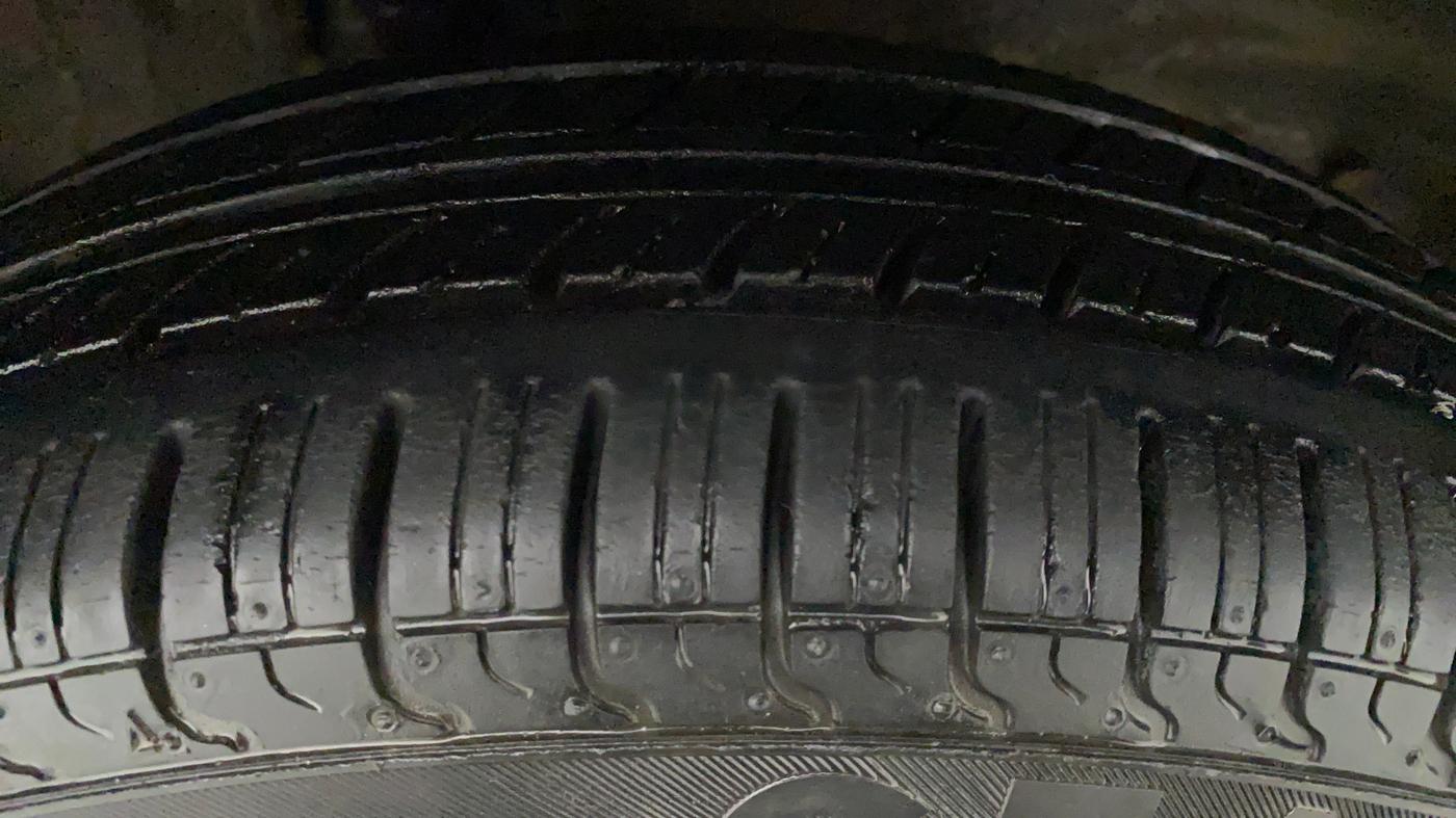 2014 Maruti Alto 800 LXI CNG, CNG, Manual, 89,724 km, Left Front Tyre Tread