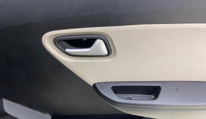 2022 Maruti Alto LXI, Petrol, Manual, 76,255 km, Driver Side Door Panels Control