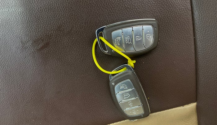 2021 Hyundai NEW I20 ASTA (O) 1.2 MT, Petrol, Manual, 87,249 km, Key Close Up