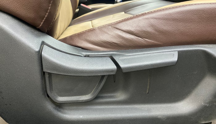 2021 Hyundai NEW I20 ASTA (O) 1.2 MT, Petrol, Manual, 87,249 km, Driver Side Adjustment Panel