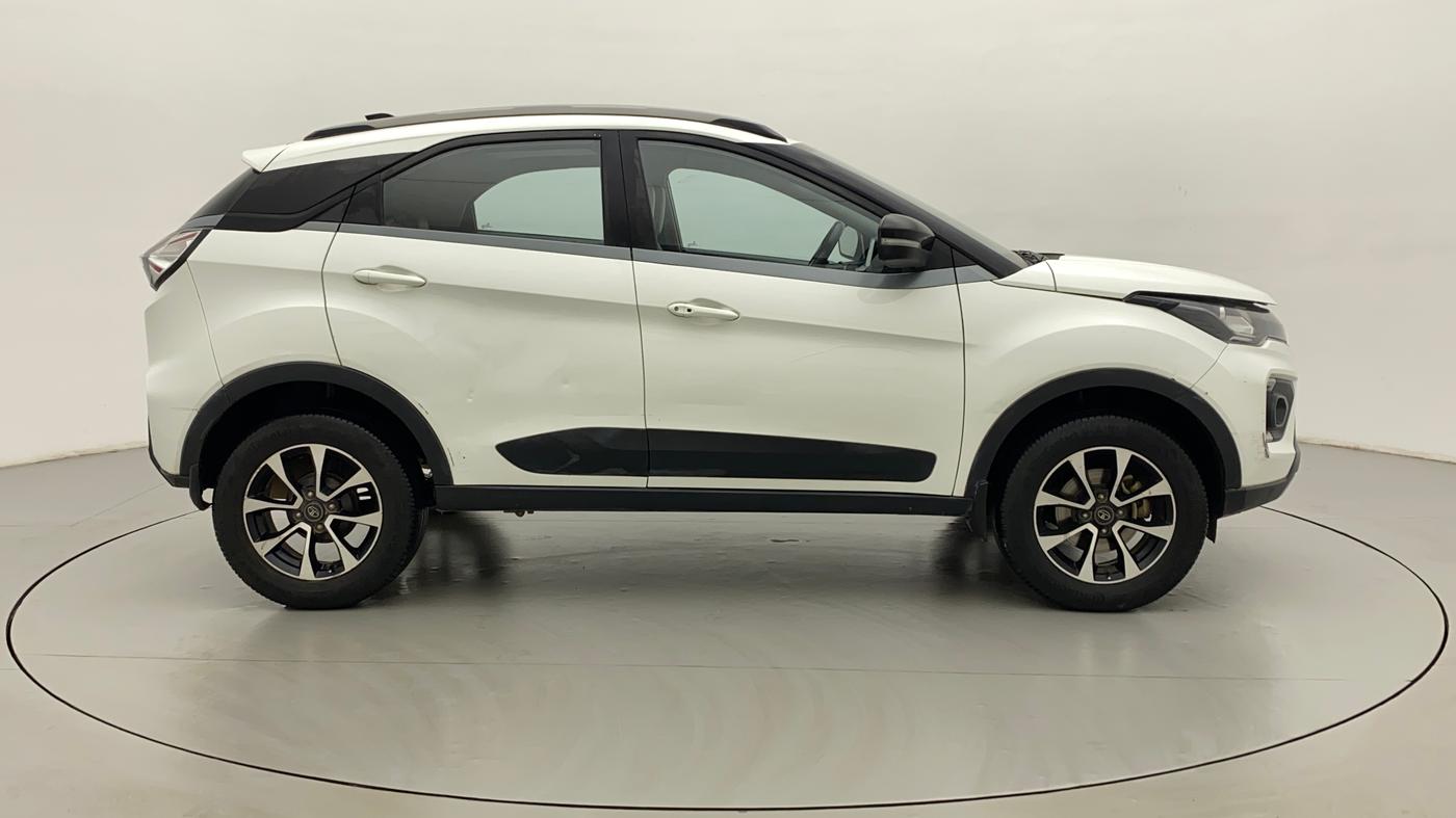 2020 Tata NEXON XZA PLUS SUNROOF PETROL, Petrol, Automatic, 62,116 km, Right Side View