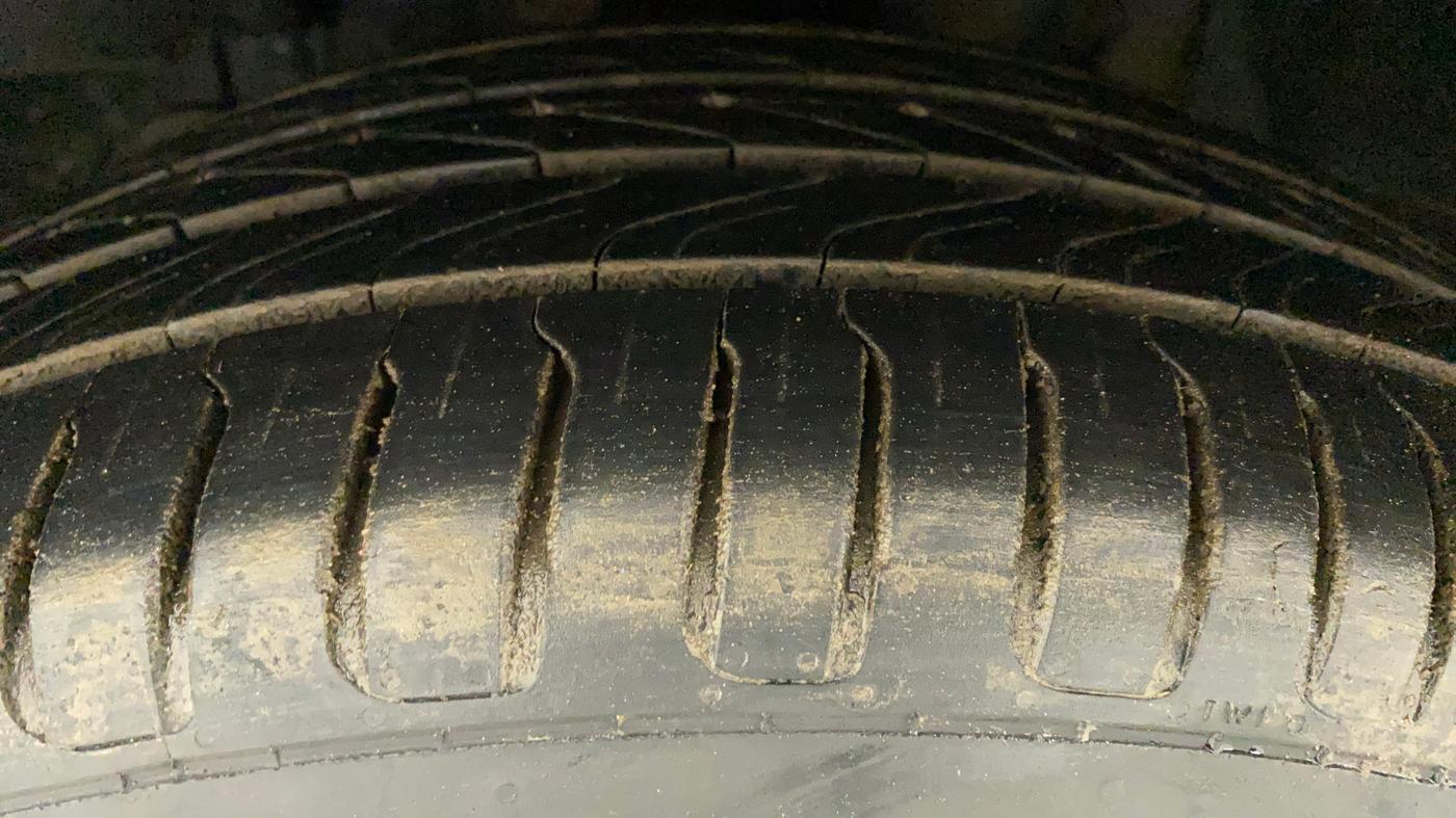 2020 Tata NEXON XZA PLUS SUNROOF PETROL, Petrol, Automatic, 62,116 km, Left Front Tyre Tread