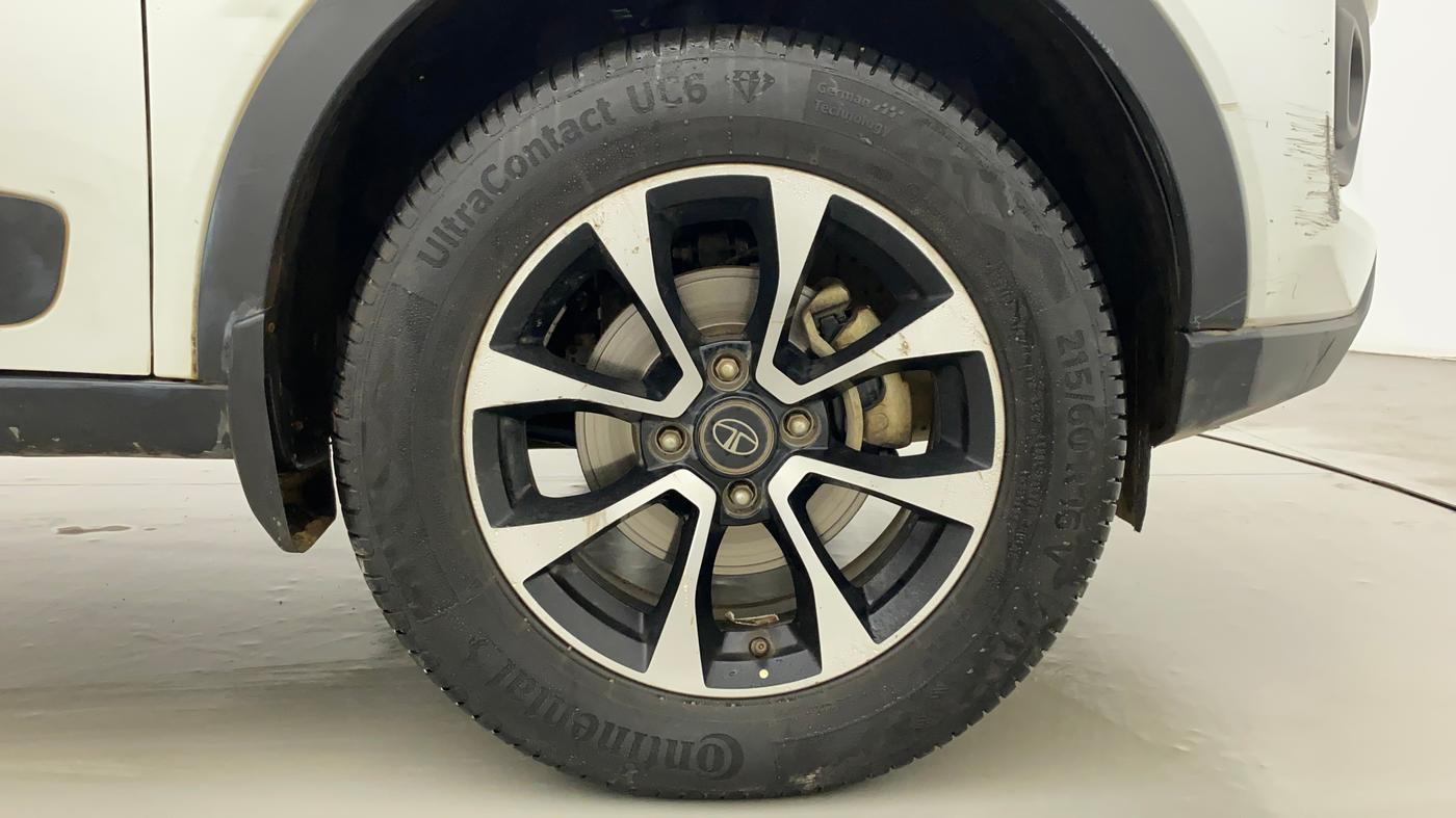 2020 Tata NEXON XZA PLUS SUNROOF PETROL, Petrol, Automatic, 62,116 km, Right Front Wheel