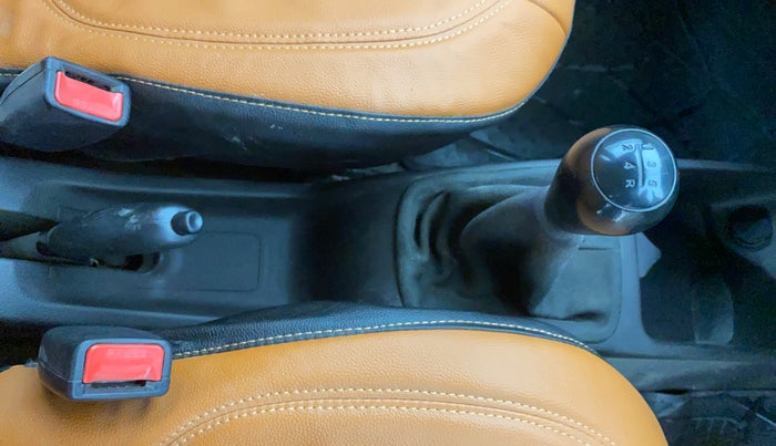 2014 Hyundai Eon ERA +, Petrol, Manual, 97,806 km, Gear Lever