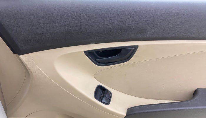 2014 Hyundai Eon ERA +, Petrol, Manual, 97,806 km, Driver Side Door Panels Control