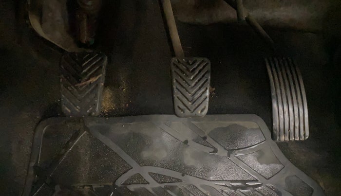 2014 Hyundai Eon ERA +, Petrol, Manual, 97,806 km, Pedals