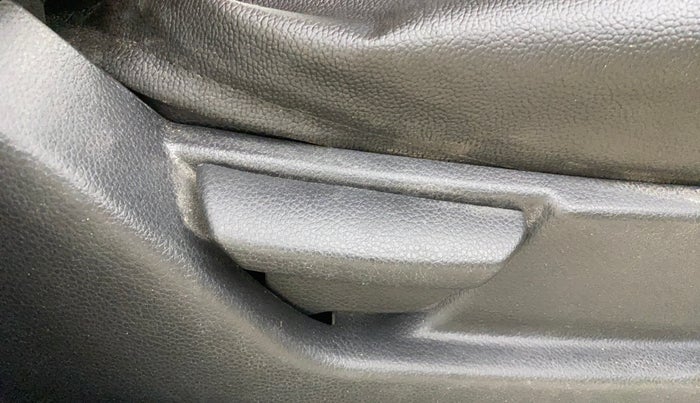 2014 Hyundai Eon ERA +, Petrol, Manual, 97,806 km, Driver Side Adjustment Panel