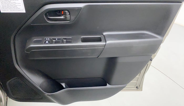 2021 Maruti New Wagon-R 1.0 Lxi (o) cng, CNG, Manual, 19,027 km, Driver Side Door Panels Control