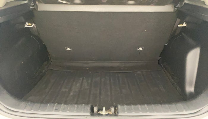 2023 KIA SONET HTK PLUS 1.5 IMT, Diesel, Manual, 38,169 km, Boot Inside