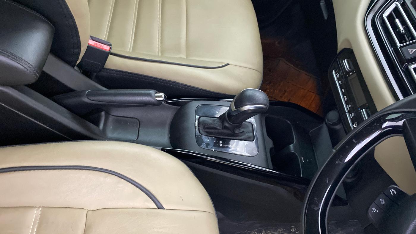 2024 Toyota Glanza V AMT, Petrol, Automatic, 7,168 km, Gear Lever
