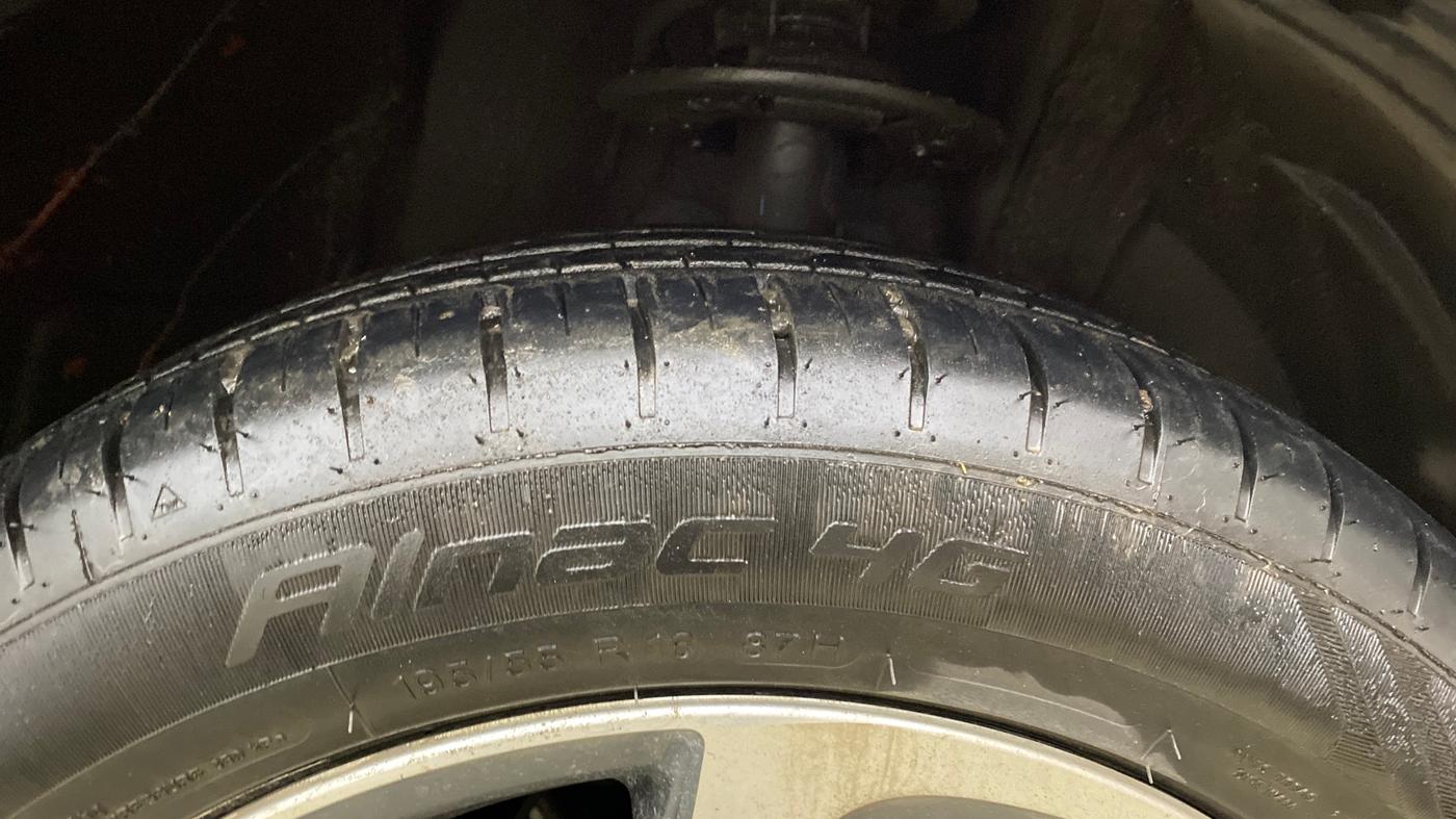 2024 Toyota Glanza V AMT, Petrol, Automatic, 7,168 km, Right Front Tyre Tread