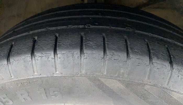 2018 Maruti Swift ZXI, Petrol, Manual, 60,837 km, Right Front Tyre Tread