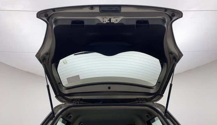 2018 Maruti Swift ZXI, Petrol, Manual, 60,837 km, Boot Door Open