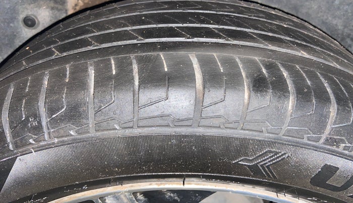 2017 Hyundai Creta SX (O) 1.6 DIESEL, Diesel, Manual, 96,159 km, Right Rear Tyre Tread