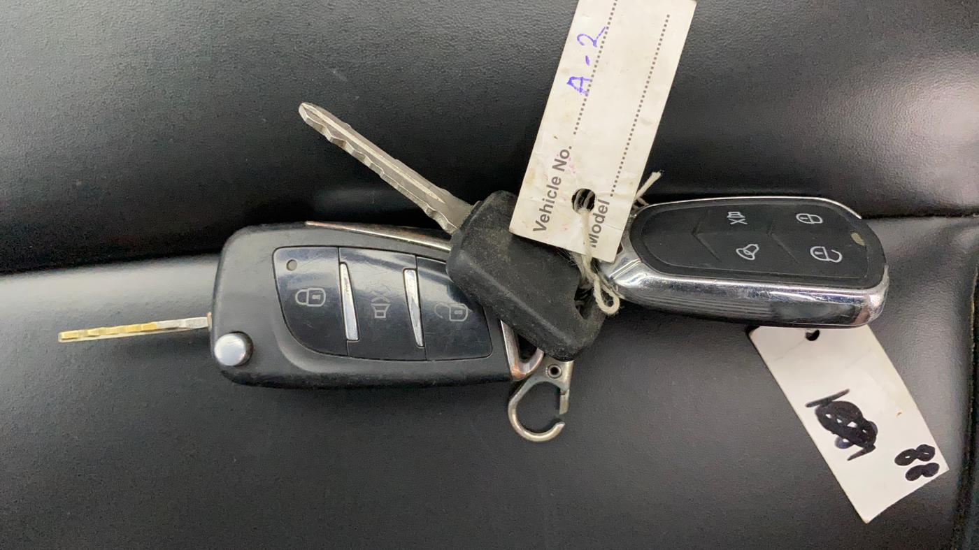 2023 Nissan MAGNITE XE, Petrol, Manual, 29,072 km, Key Close Up