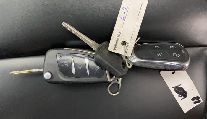 2023 Nissan MAGNITE XE, Petrol, Manual, 29,072 km, Key Close Up