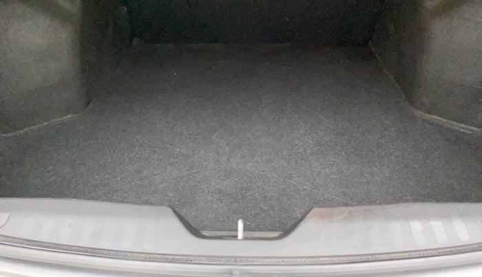 2017 Maruti Ciaz ALPHA 1.4 PETROL, Petrol, Manual, 1,04,234 km, Boot Inside