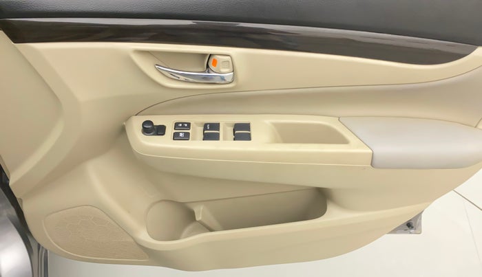 2017 Maruti Ciaz ALPHA 1.4 PETROL, Petrol, Manual, 1,04,234 km, Driver Side Door Panels Control