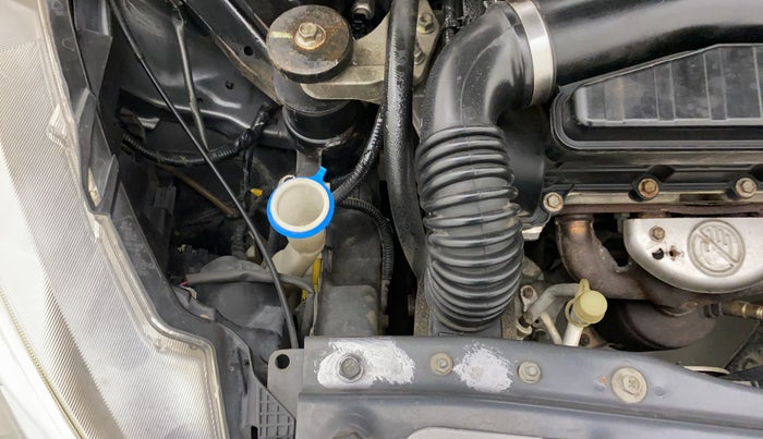 2017 Maruti Ciaz ALPHA 1.4 PETROL, Petrol, Manual, 1,04,234 km, Front windshield - Wiper bottle cap missing
