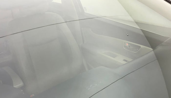 2017 Maruti Ciaz ALPHA 1.4 PETROL, Petrol, Manual, 1,04,234 km, Front windshield - Minor spot on windshield