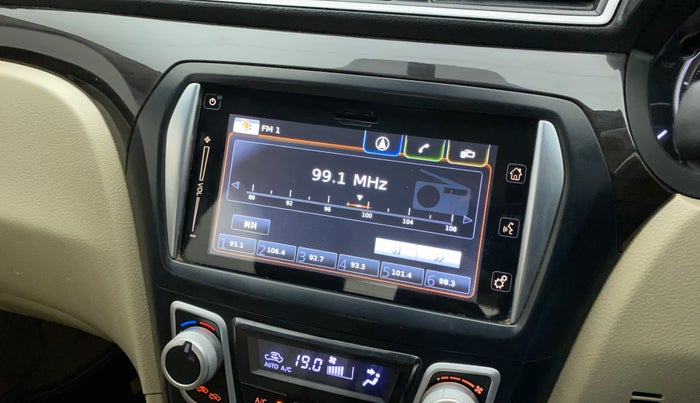 2017 Maruti Ciaz ALPHA 1.4 PETROL, Petrol, Manual, 1,04,234 km, Infotainment system - AM/FM Radio - Not Working