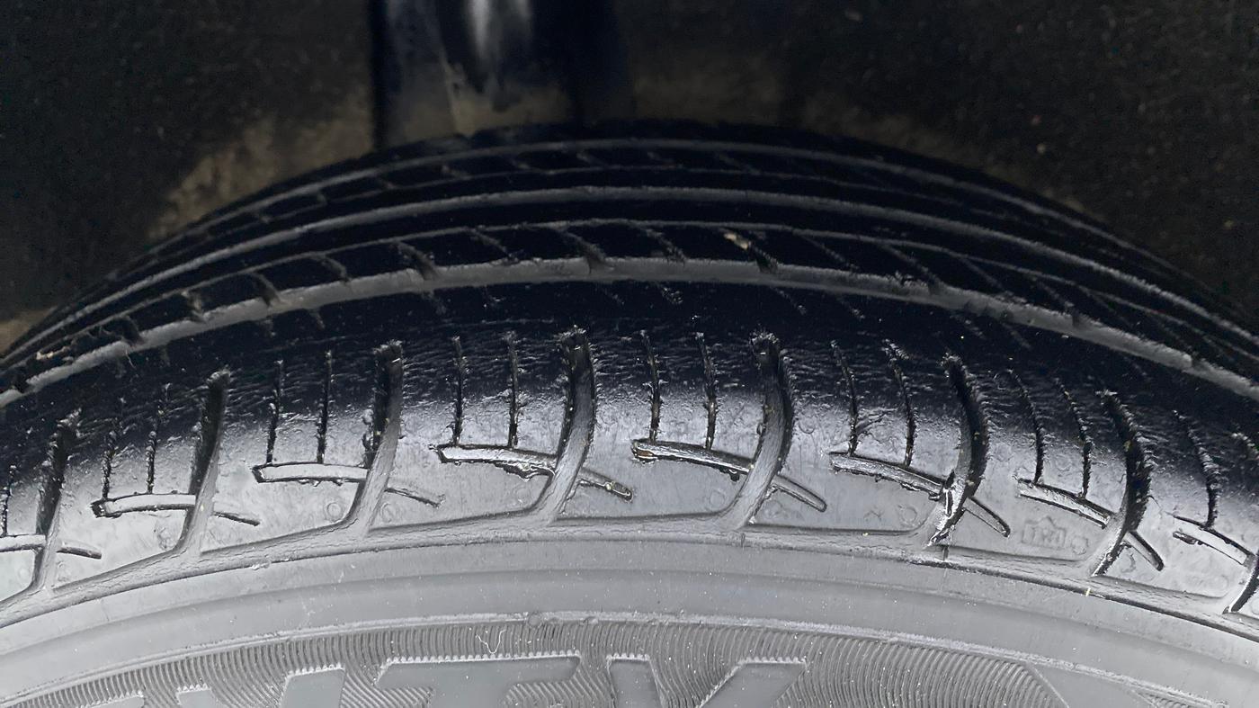 2016 Maruti Baleno DELTA PETROL 1.2, Petrol, Manual, 65,466 km, Right Rear Tyre Tread