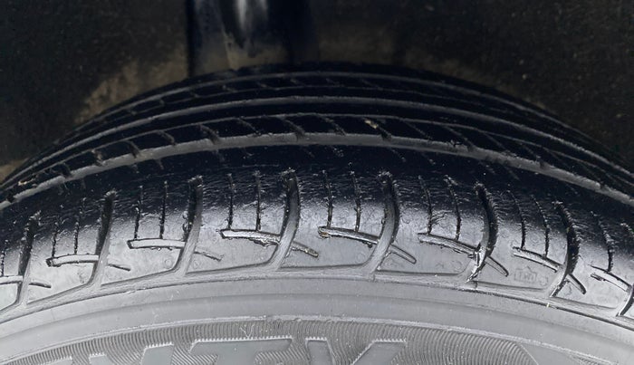 2016 Maruti Baleno DELTA PETROL 1.2, Petrol, Manual, 65,466 km, Right Rear Tyre Tread