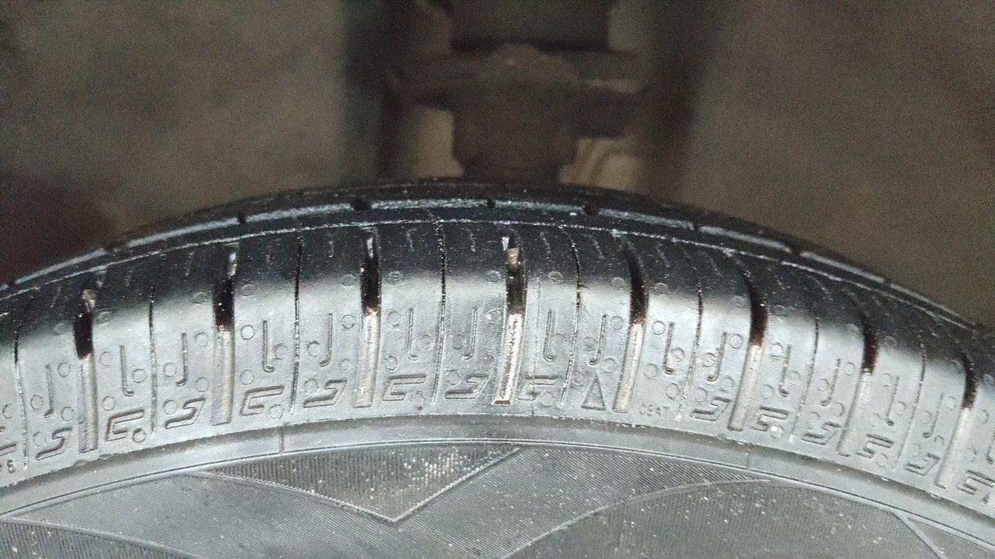 2016 Renault Kwid RXT 0.8, Petrol, Manual, 45,587 km, Right Front Tyre Tread