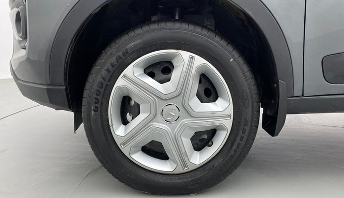 2021 Tata NEXON XMA PLUS SUNROOF PETROL, Petrol, Automatic, 3,948 km, Left Front Wheel