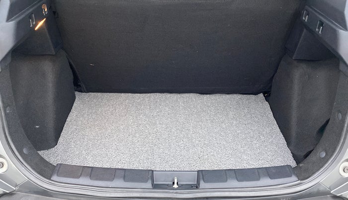 2021 Tata NEXON XMA PLUS SUNROOF PETROL, Petrol, Automatic, 3,948 km, Boot Inside
