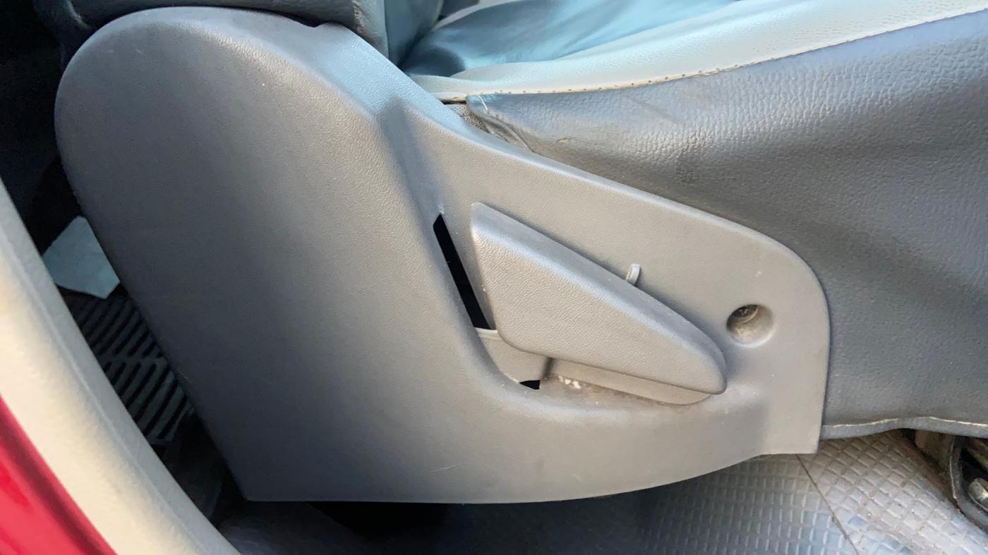 2018 Datsun Go T, Petrol, Manual, 86,045 km, Driver Side Adjustment Panel