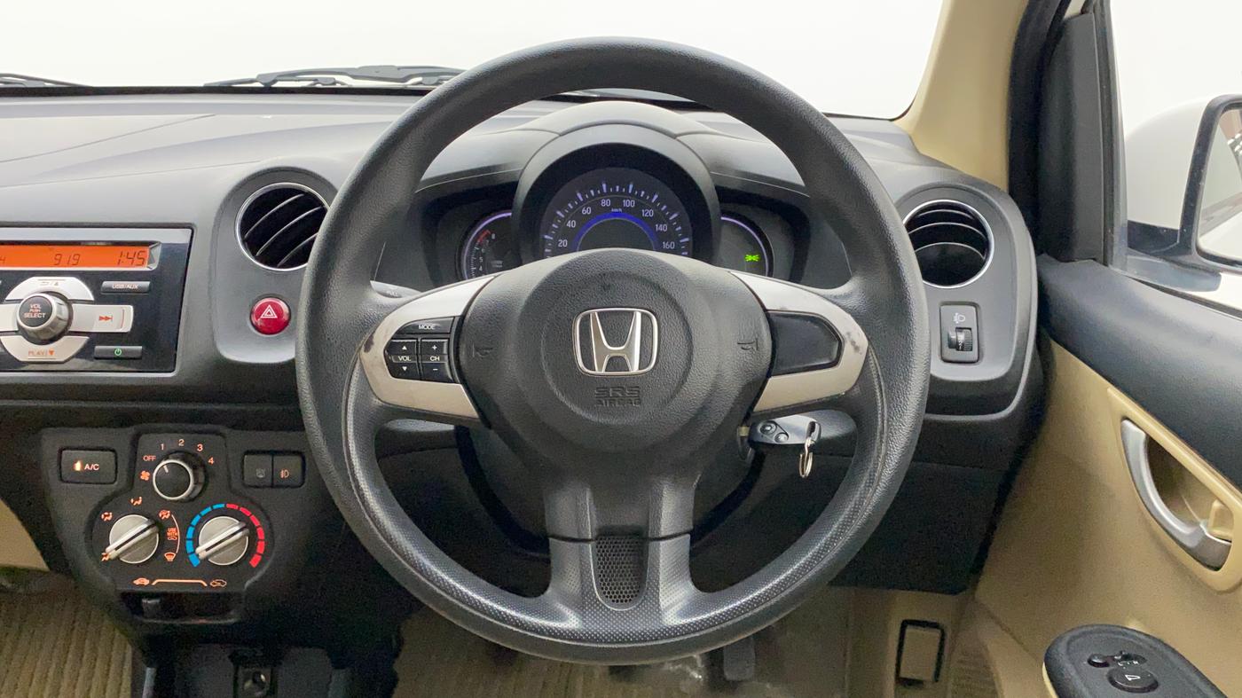2015 Honda Brio VX MT, Petrol, Manual, 79,825 km, Steering Wheel Close Up
