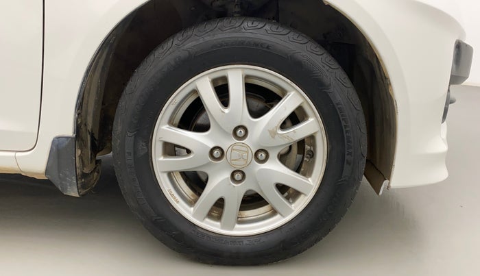 2015 Honda Brio VX MT, Petrol, Manual, 79,825 km, Right Front Wheel