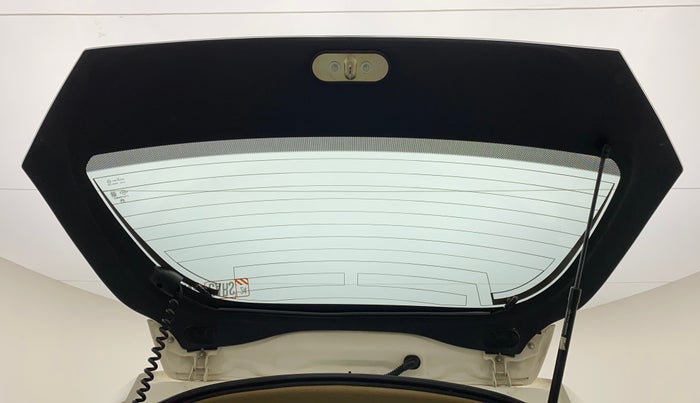 2015 Honda Brio VX MT, Petrol, Manual, 79,825 km, Boot Door Open