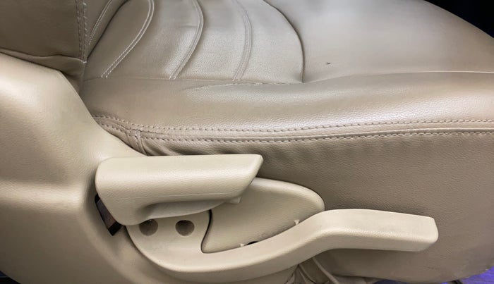 2015 Honda Brio VX MT, Petrol, Manual, 79,825 km, Driver Side Adjustment Panel