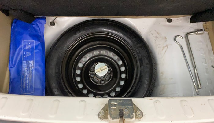 2015 Honda Brio VX MT, Petrol, Manual, 79,825 km, Spare Tyre