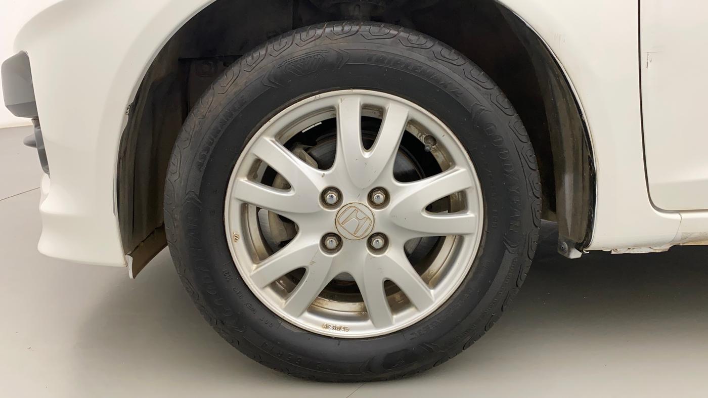 2015 Honda Brio VX MT, Petrol, Manual, 79,825 km, Left Front Wheel