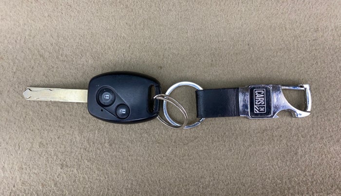 2015 Honda Brio VX MT, Petrol, Manual, 79,825 km, Key Close Up