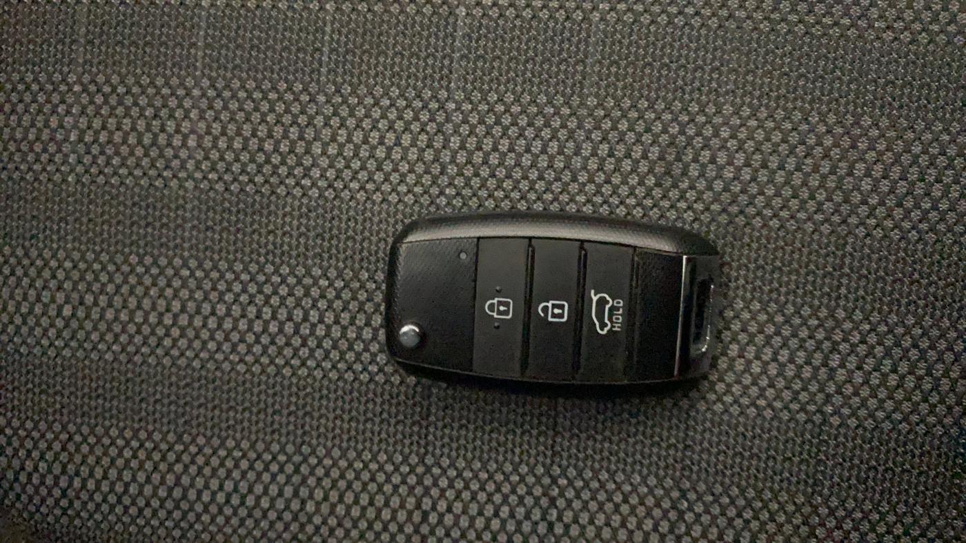 2022 KIA SONET HTK 1.2, Petrol, Manual, 20,818 km, Key Close Up