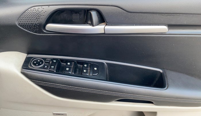 2021 KIA SONET HTX PLUS 1.0 IMT, Petrol, Manual, 29,577 km, Driver Side Door Panels Control