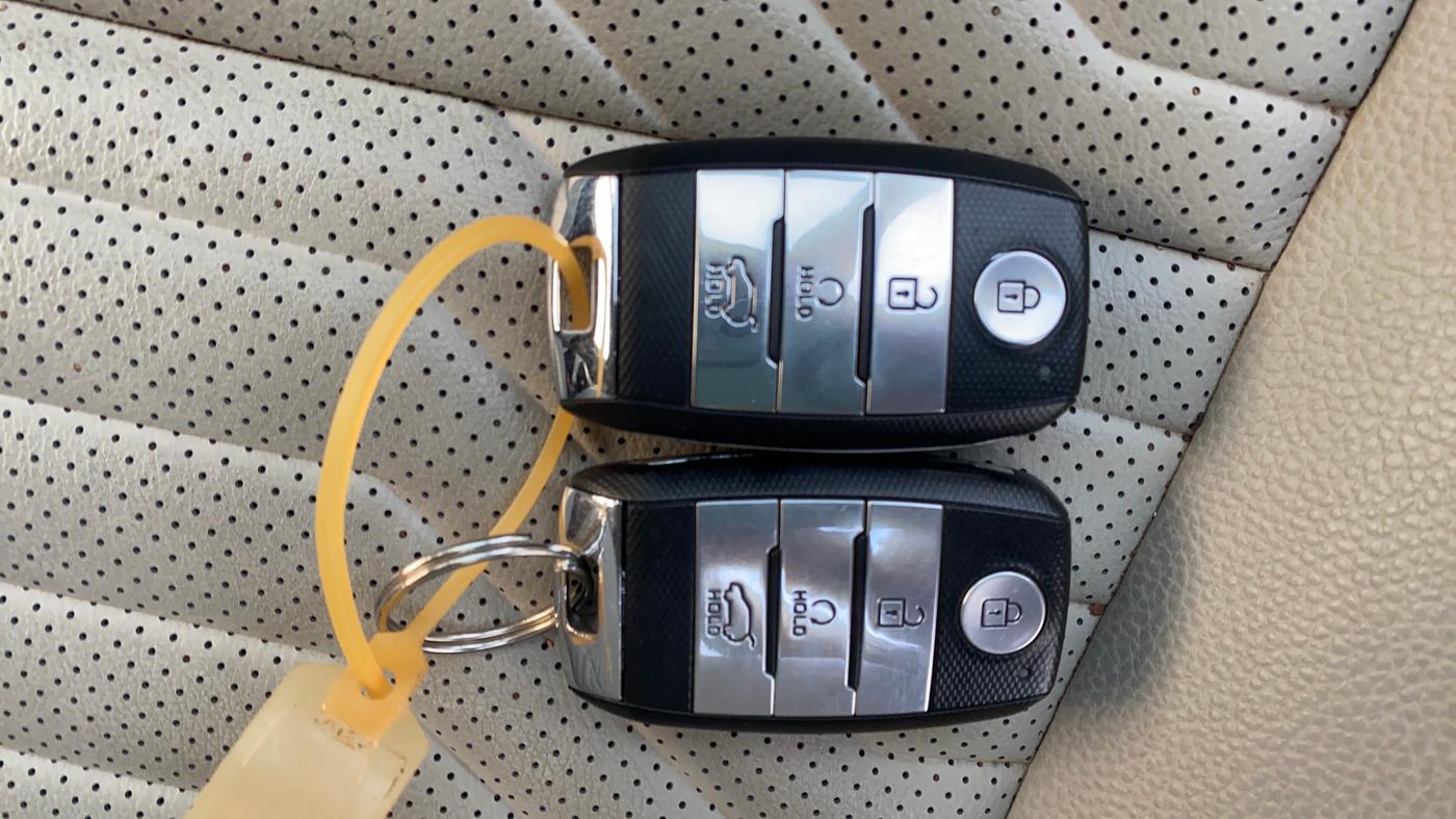2021 KIA SONET HTX PLUS 1.0 IMT, Petrol, Manual, 29,608 km, Key Close Up